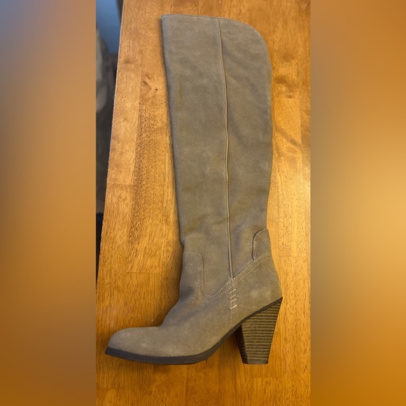 MIA Heeled Boots - Picture 4 of 4